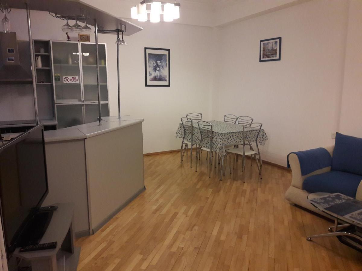 באקו I See The Sea Nefchilyar Avenue 2 Bedroom מראה חיצוני תמונה